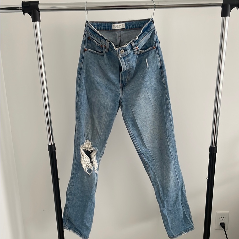 Abercrombie & Fitch The 90s Straight Ultra High Rise
